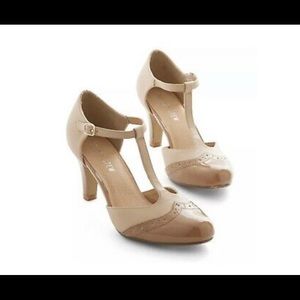 ModCloth Chelsea crew vintage heels